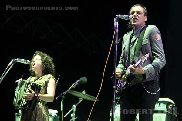 ARCADE FIRE - 2010-08-29 - SAINT CLOUD - Domaine National - Grande Scene - 